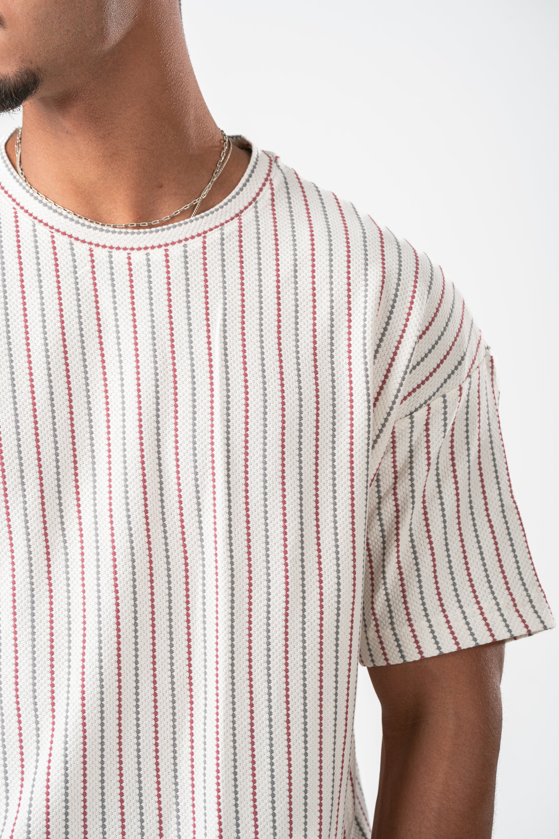 TEXTURED STRIPED TEE