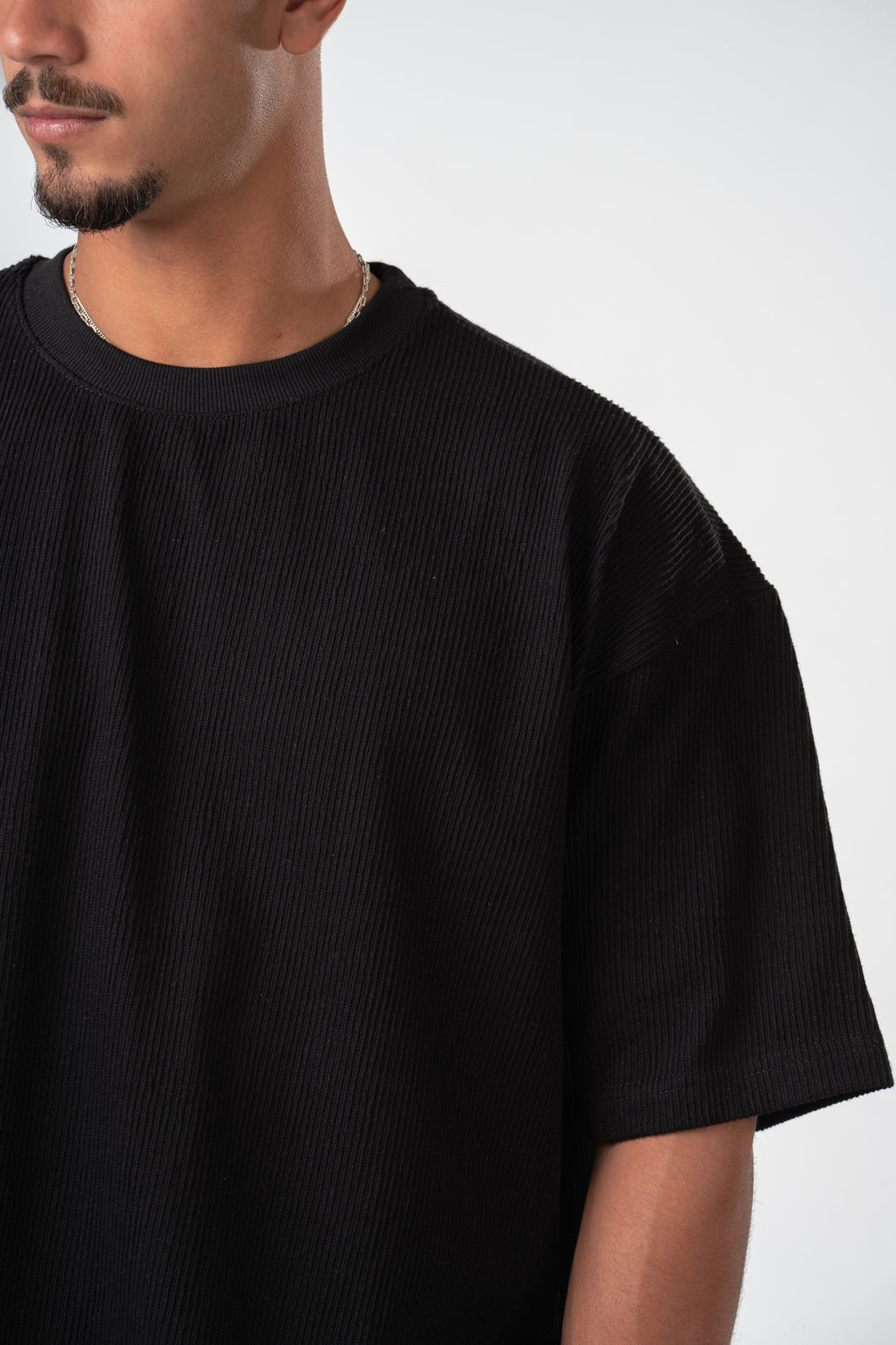 BLACK RIDGED BOX-TEE