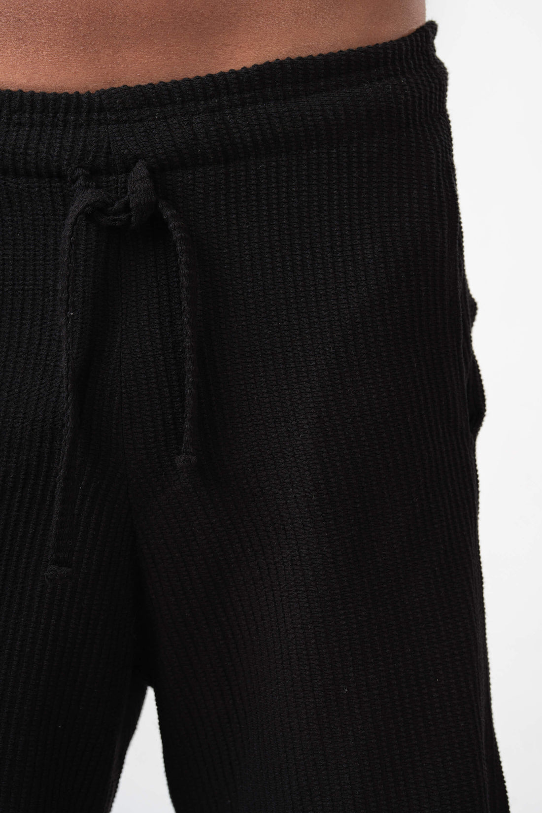 BLACK MINIMAL RIBBED SHORT