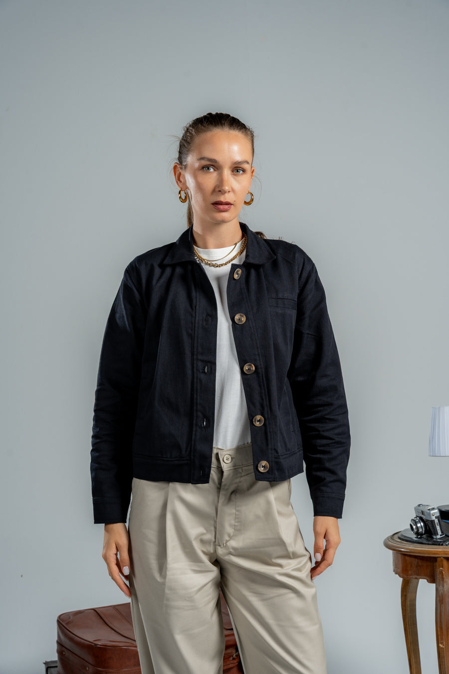 BLACK BUTTON-DOWN GABARDINE JACKET