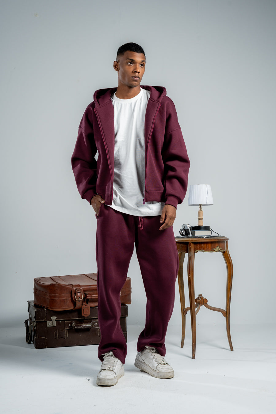 BURGUNDY ESSENTIAL ZIP UP HOODIE