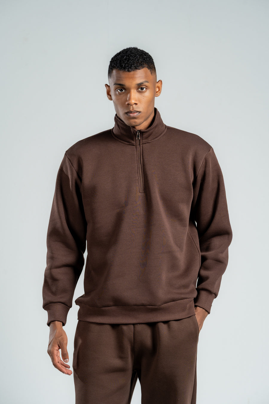 QUARTER-ZIP DARK BROWN SWEATSHIRT