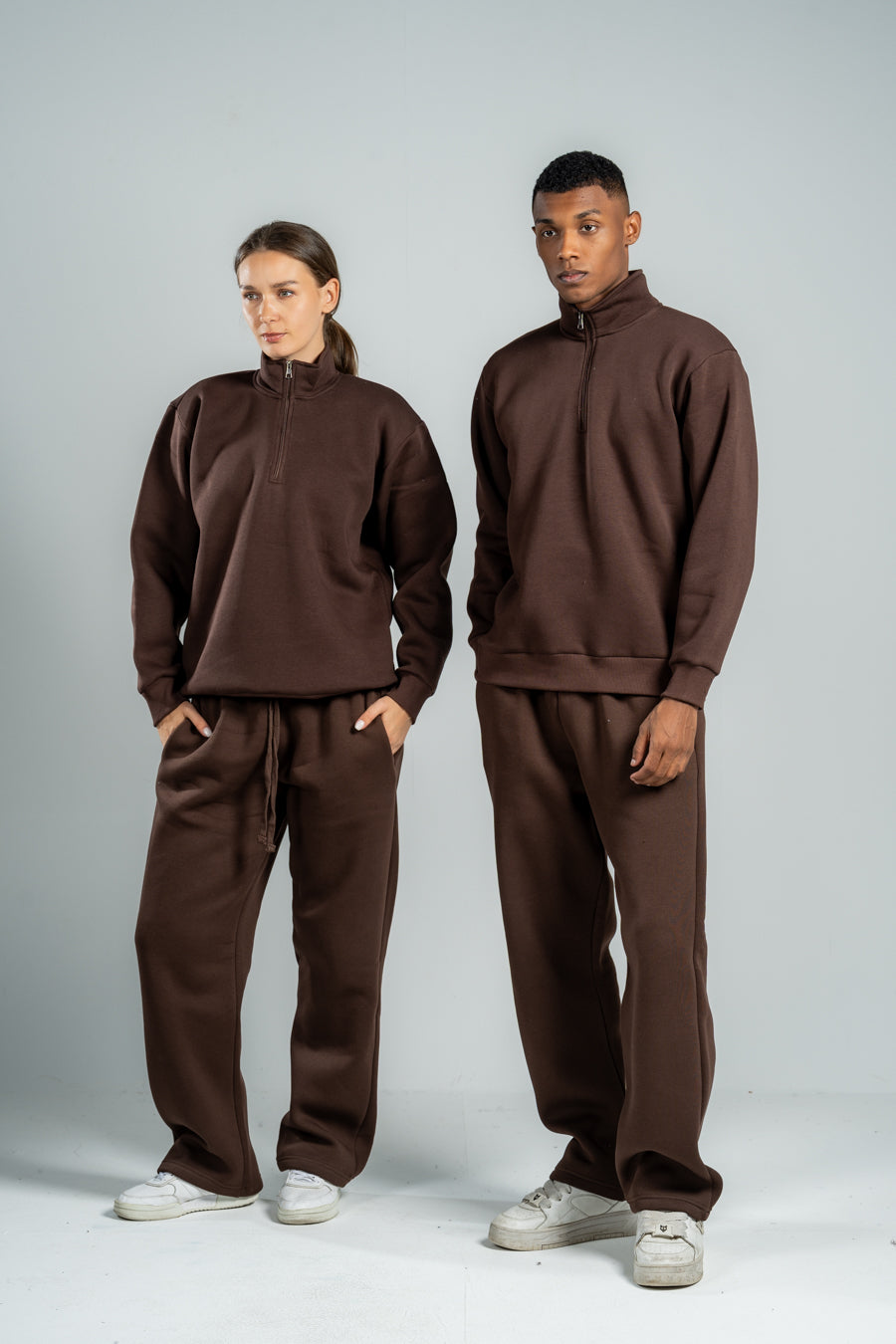 QUARTER-ZIP DARK BROWN SWEATSHIRT
