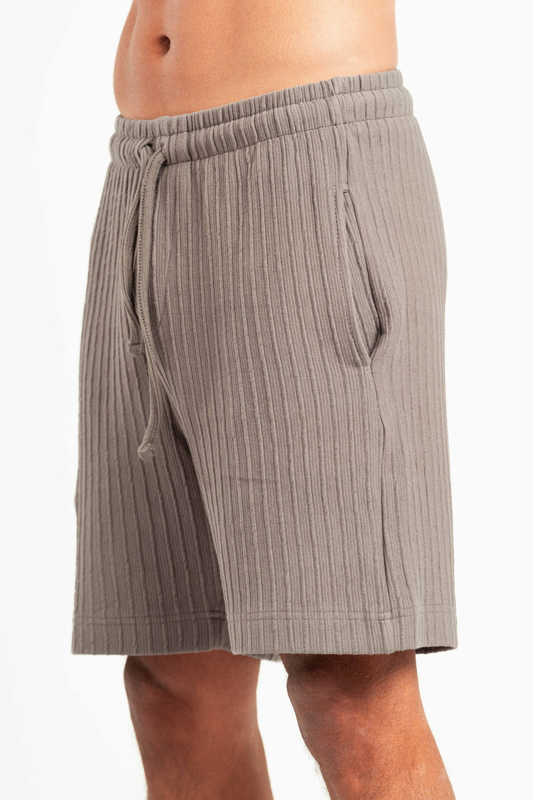GREY WAVY PLEATED SHORT