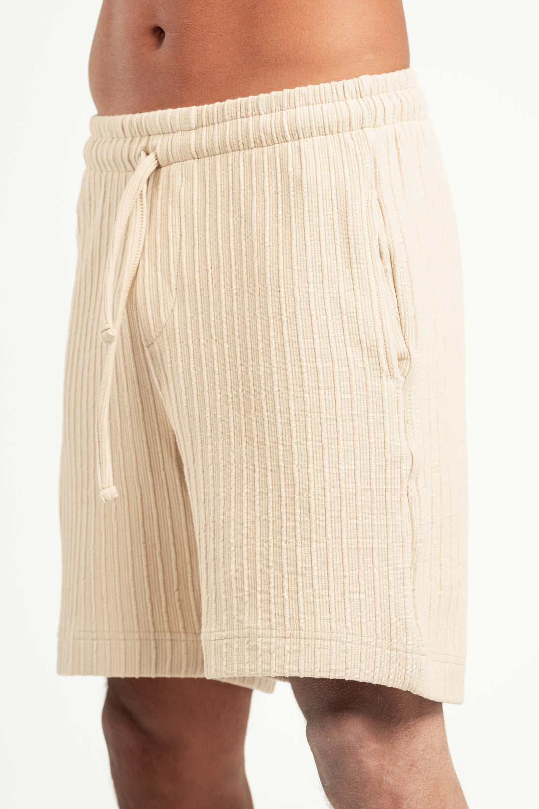BEIGE WAVY PLEATED SHORT
