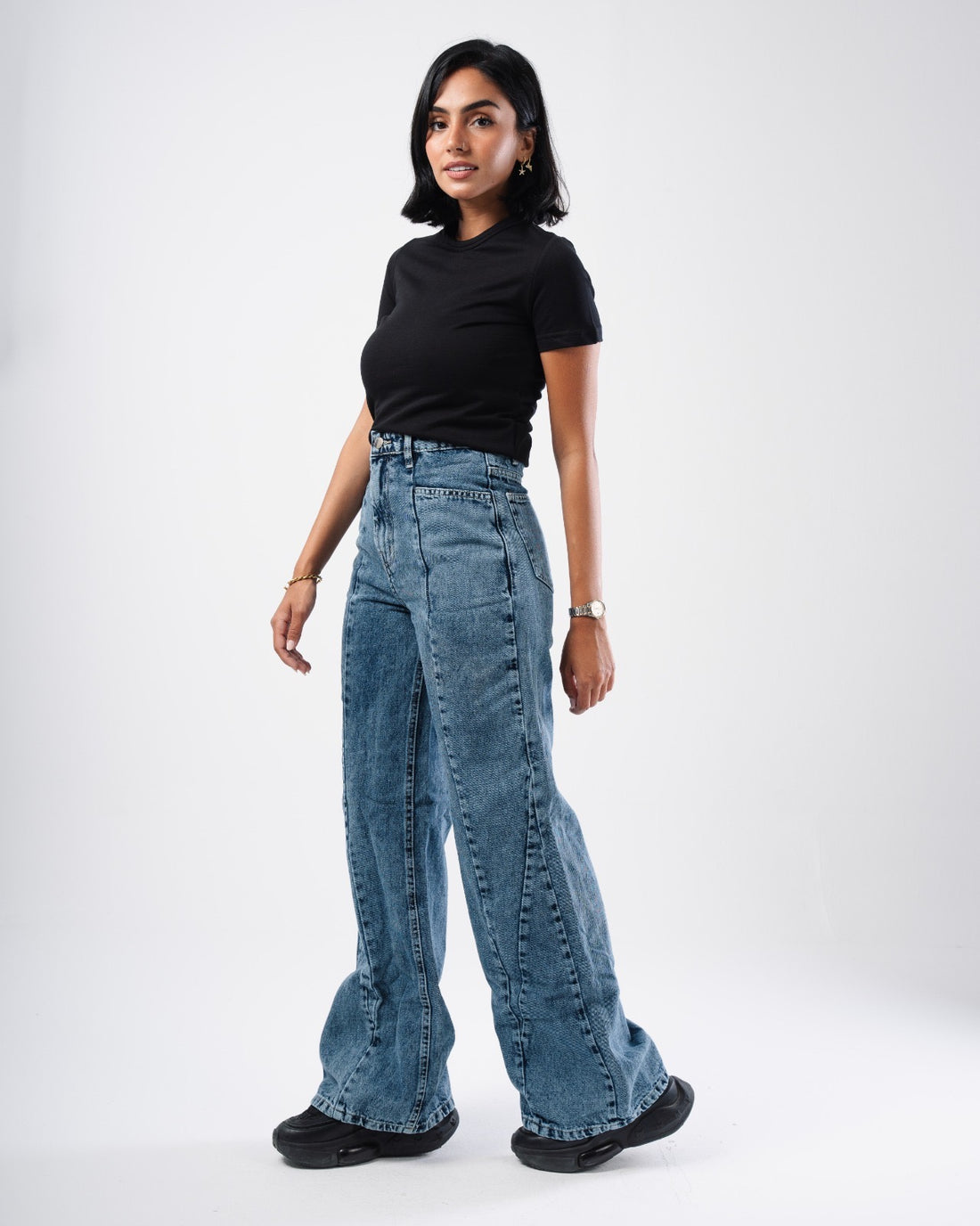 BLUE STITCHED BAGGY JEANS