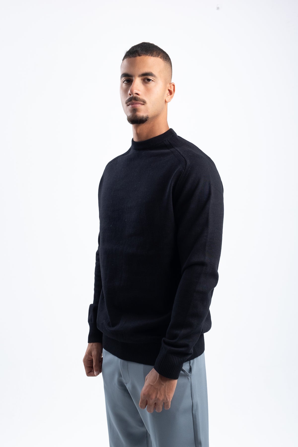 BLACK STITCHED KNITTED CREWNECK