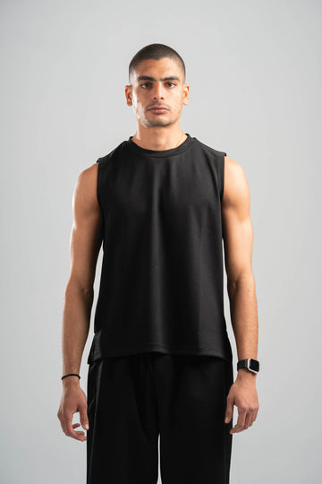 BLACK BASIC SLEEVELESS T-SHIRT