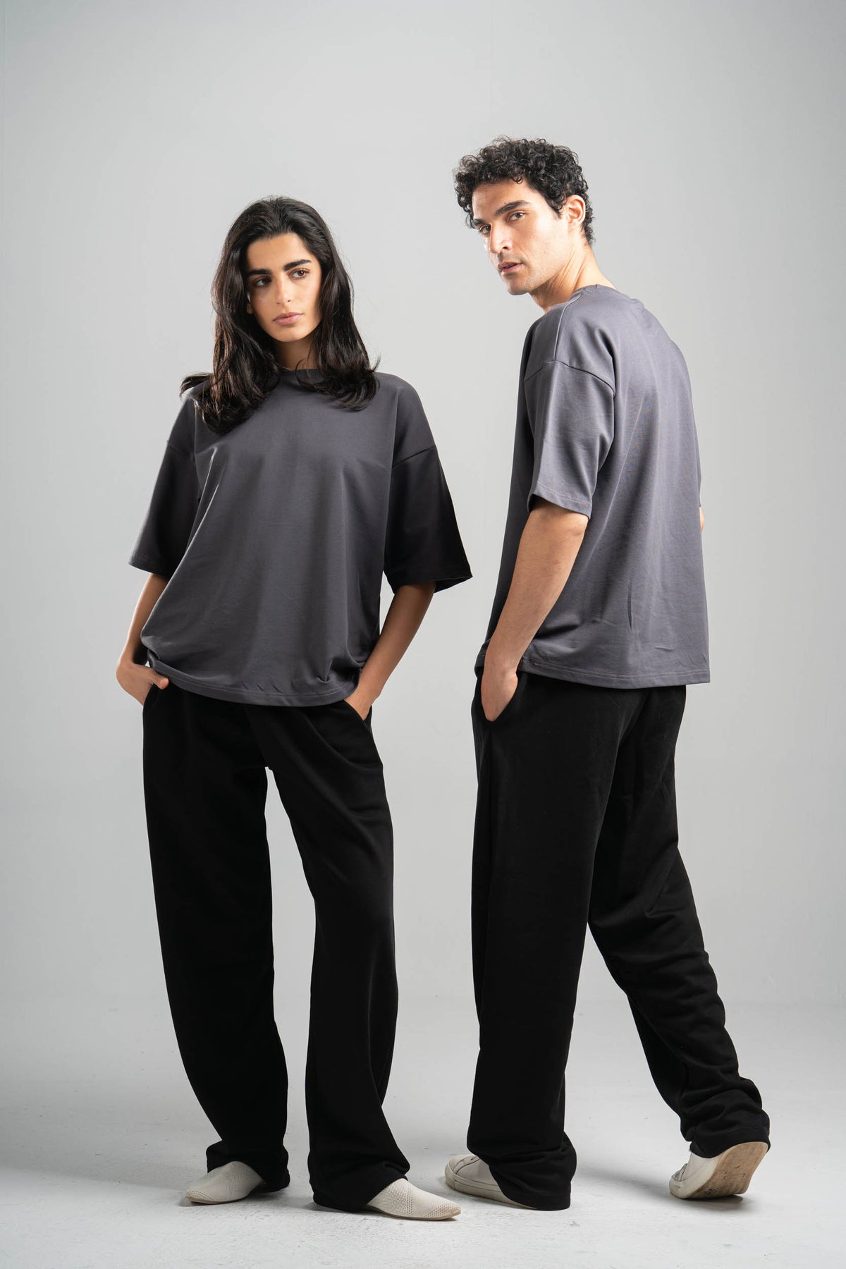 BLACK RELAXED LIGHTWEIGHT SWEATPANTS