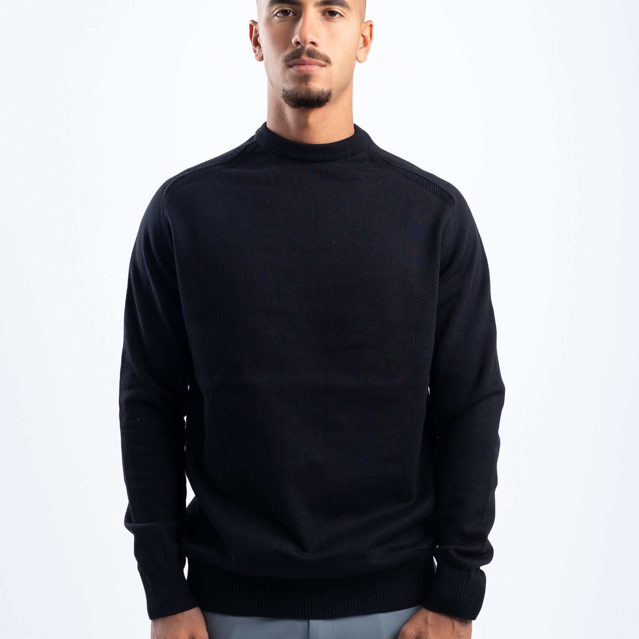 BLACK STITCHED KNITTED CREWNECK