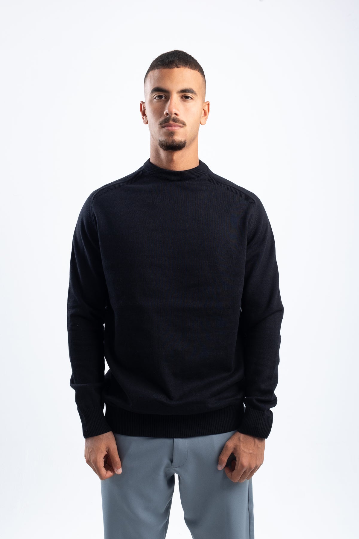 BLACK STITCHED KNITTED CREWNECK