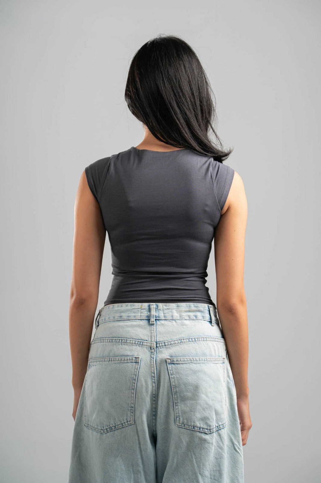 DARK GREY FITTED SHORT SLEEVE T-SHIRT
