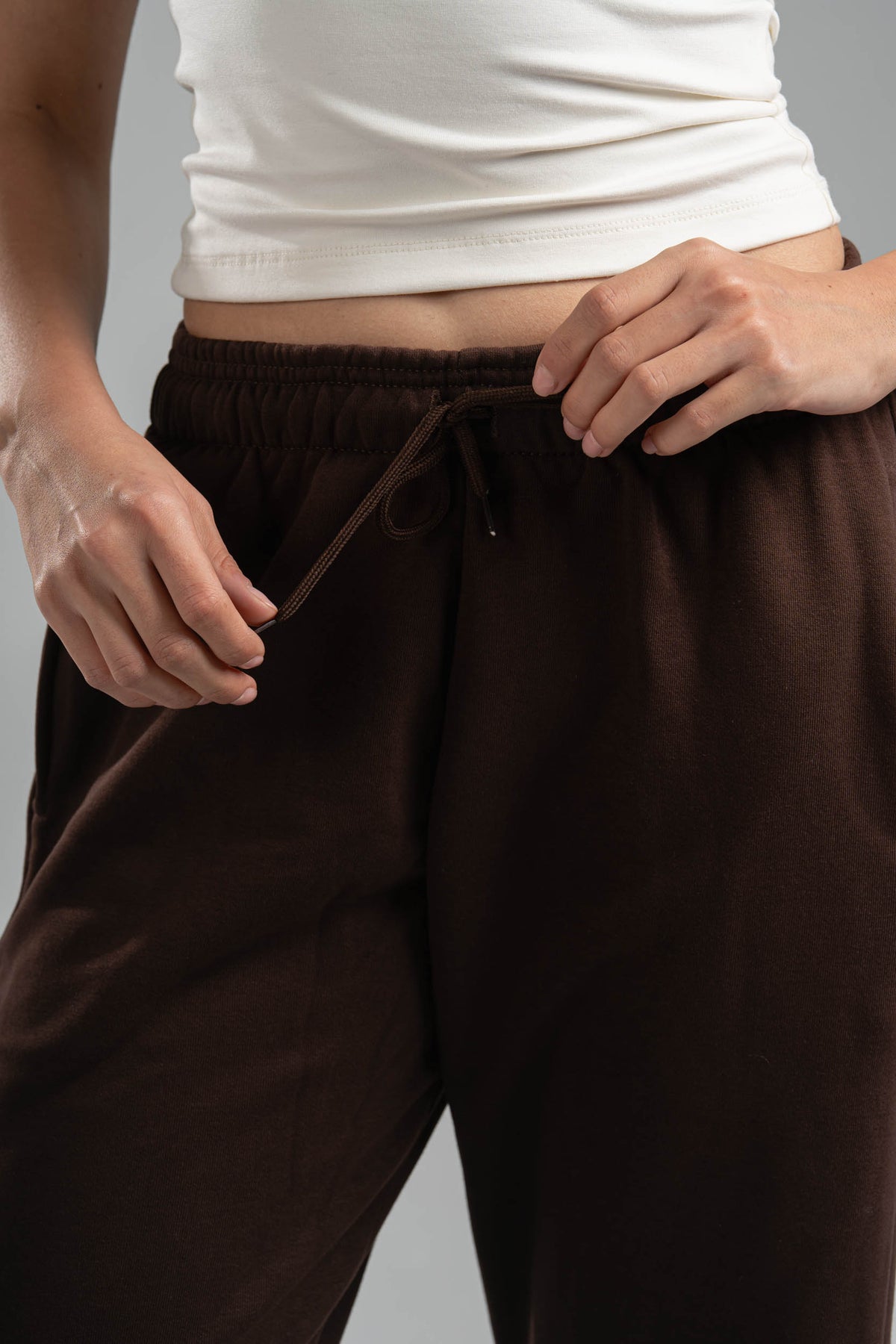 DARK BROWN RELAXED LIGHTWEIGHT SWEATPANTS