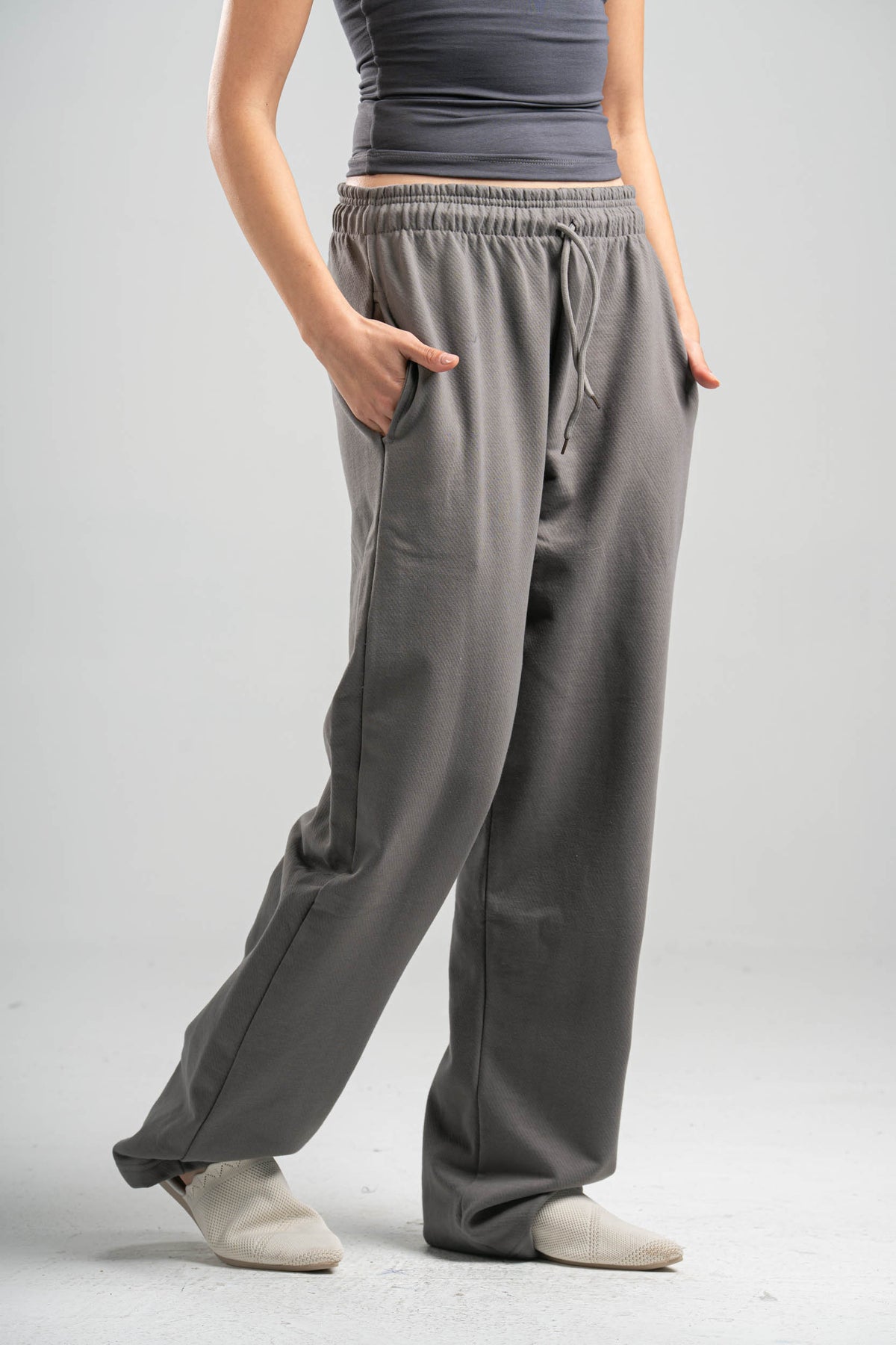 DARK GREY RELAXED LIGHTWEIGHT SWEATPANTS