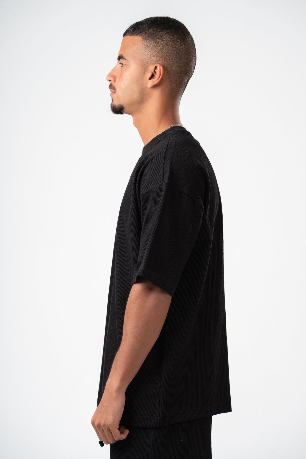 BLACK RIDGED BOX-TEE