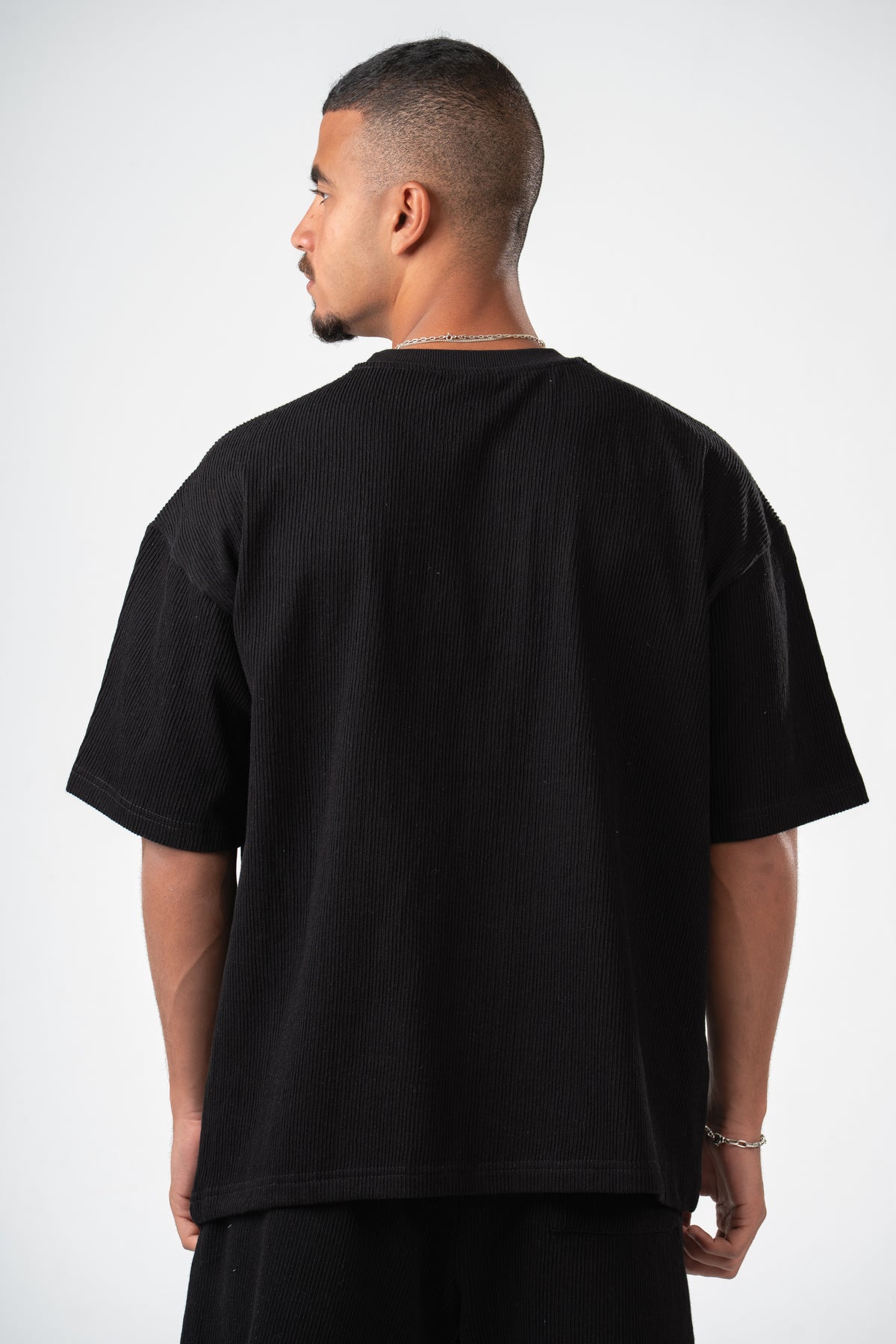 BLACK RIDGED BOX-TEE