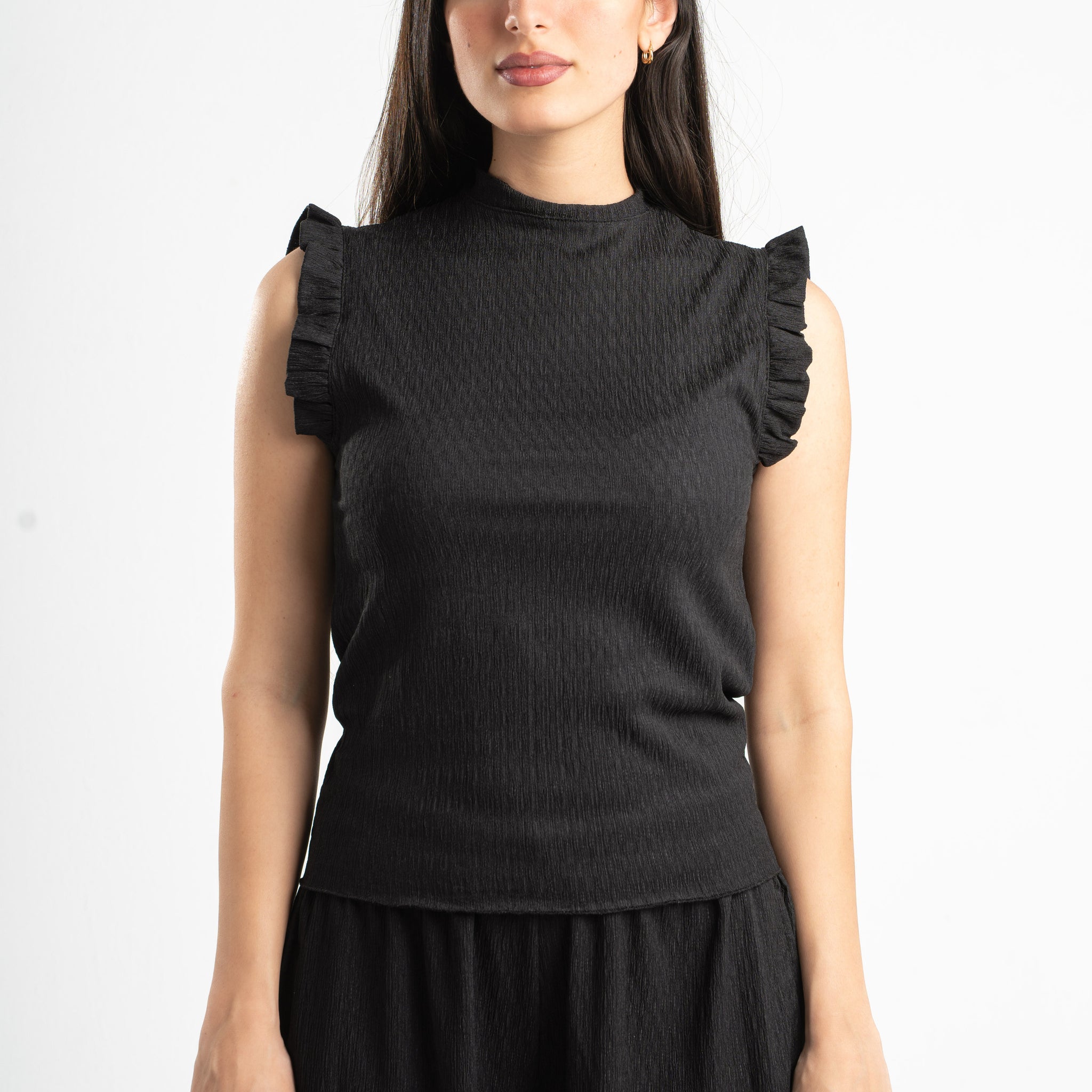 BLACK WRINKLED RUFFLED TOP