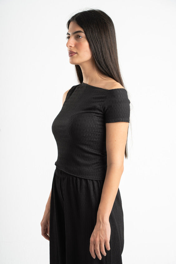 BLACK WRINKLED ASYMMETRICAL TOP