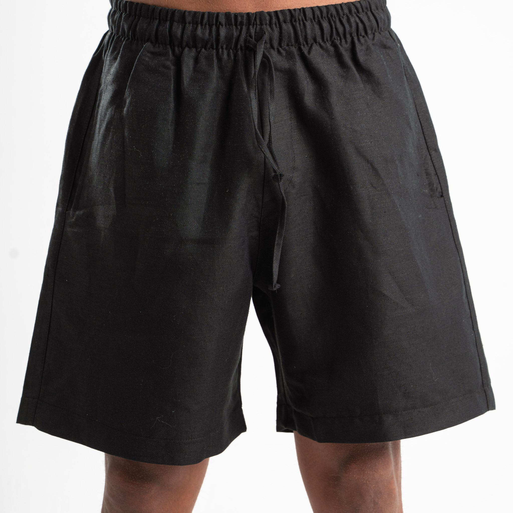 BLACK LOOSE FIT LINEN BLEND SHORT 021