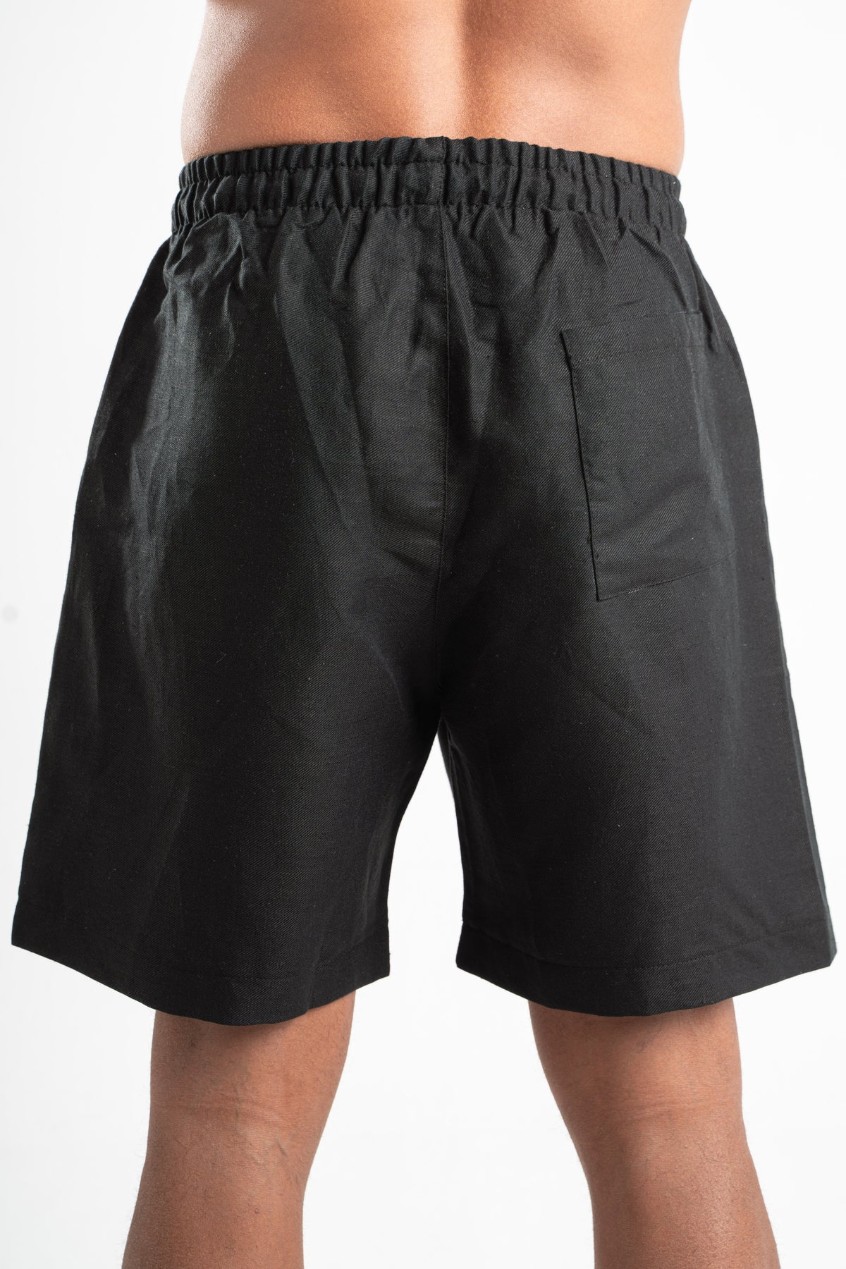 BLACK LOOSE FIT LINEN BLEND SHORT 021
