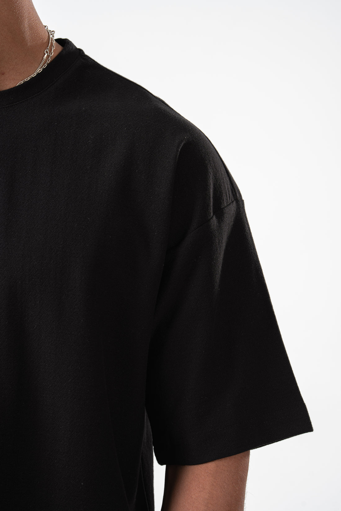 BLACK DUSTY BOX-TEE