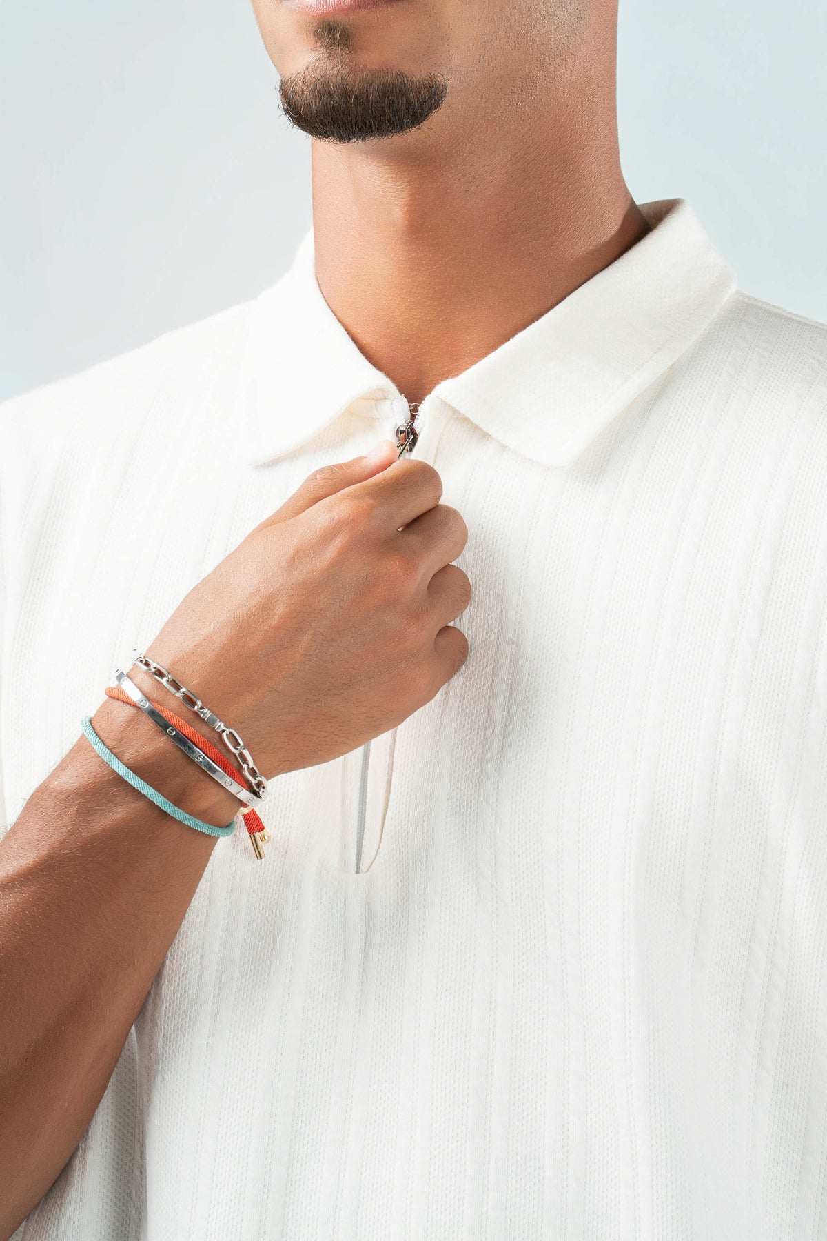 OFF-WHITE ZIP UP COLLAR TEE