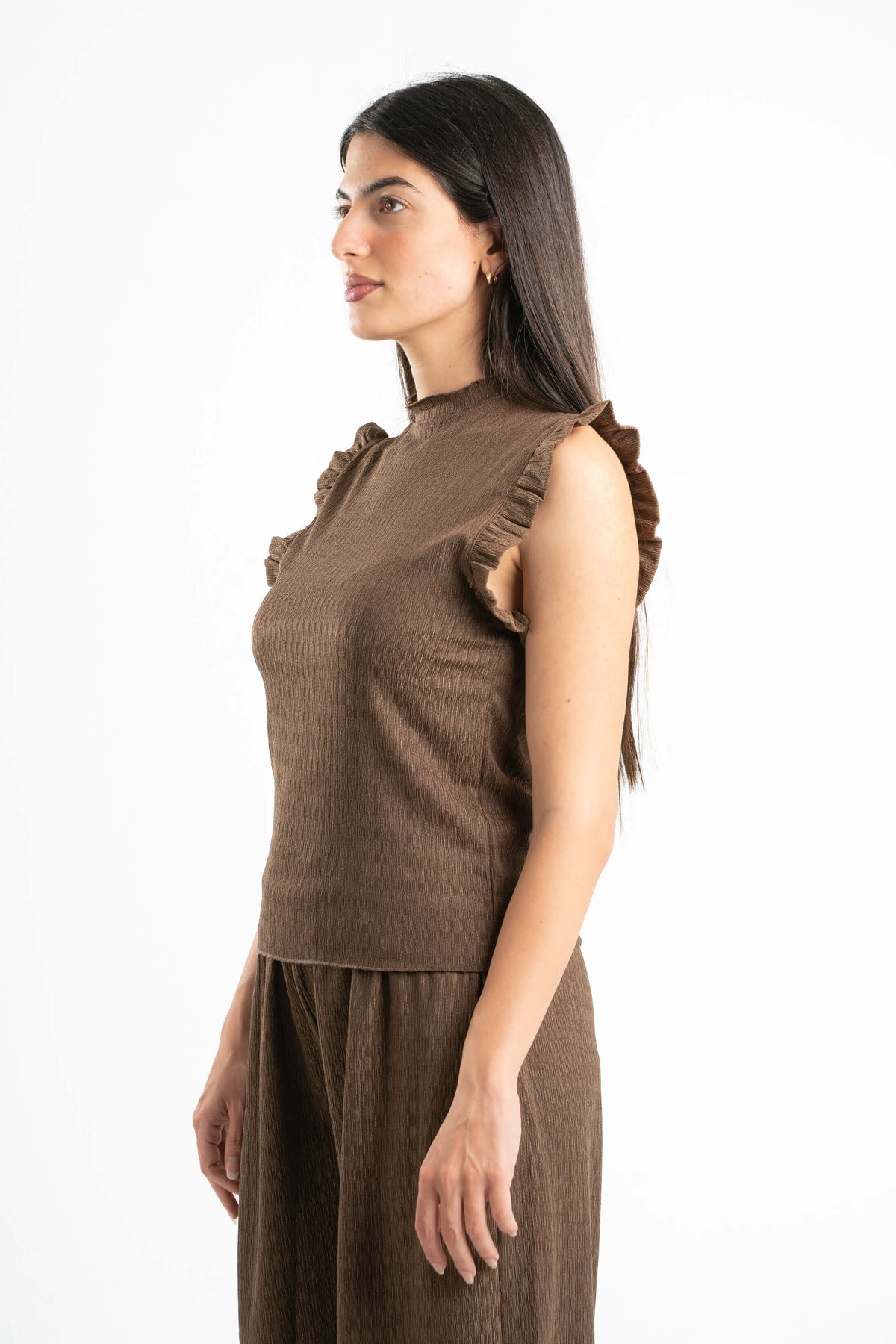 BROWN WRINKLED RUFFLED TOP