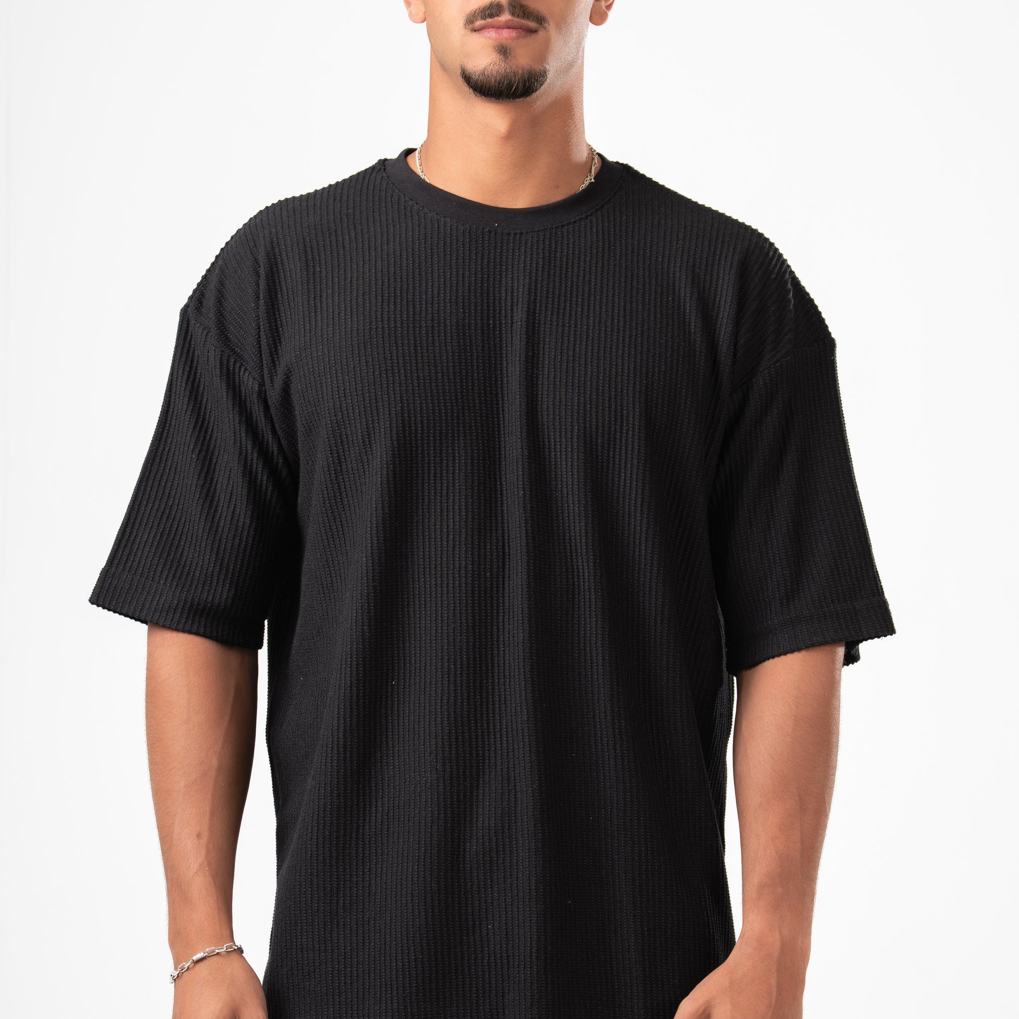 BLACK MINIMAL RIBBED BOX-TEE