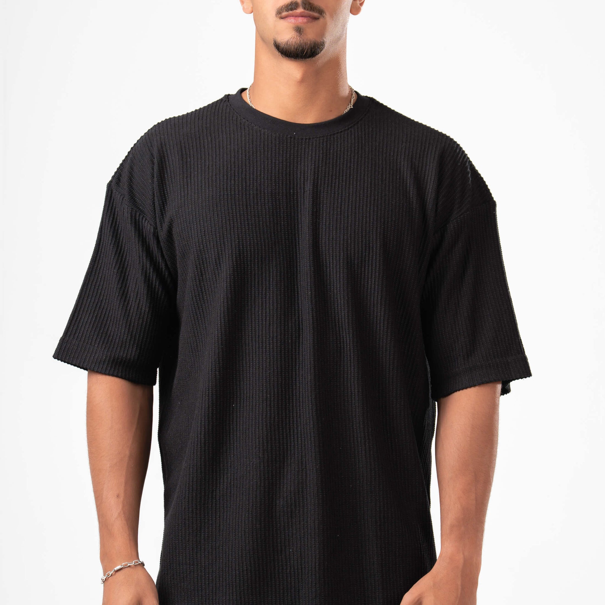 BLACK MINIMAL RIBBED BOX-TEE