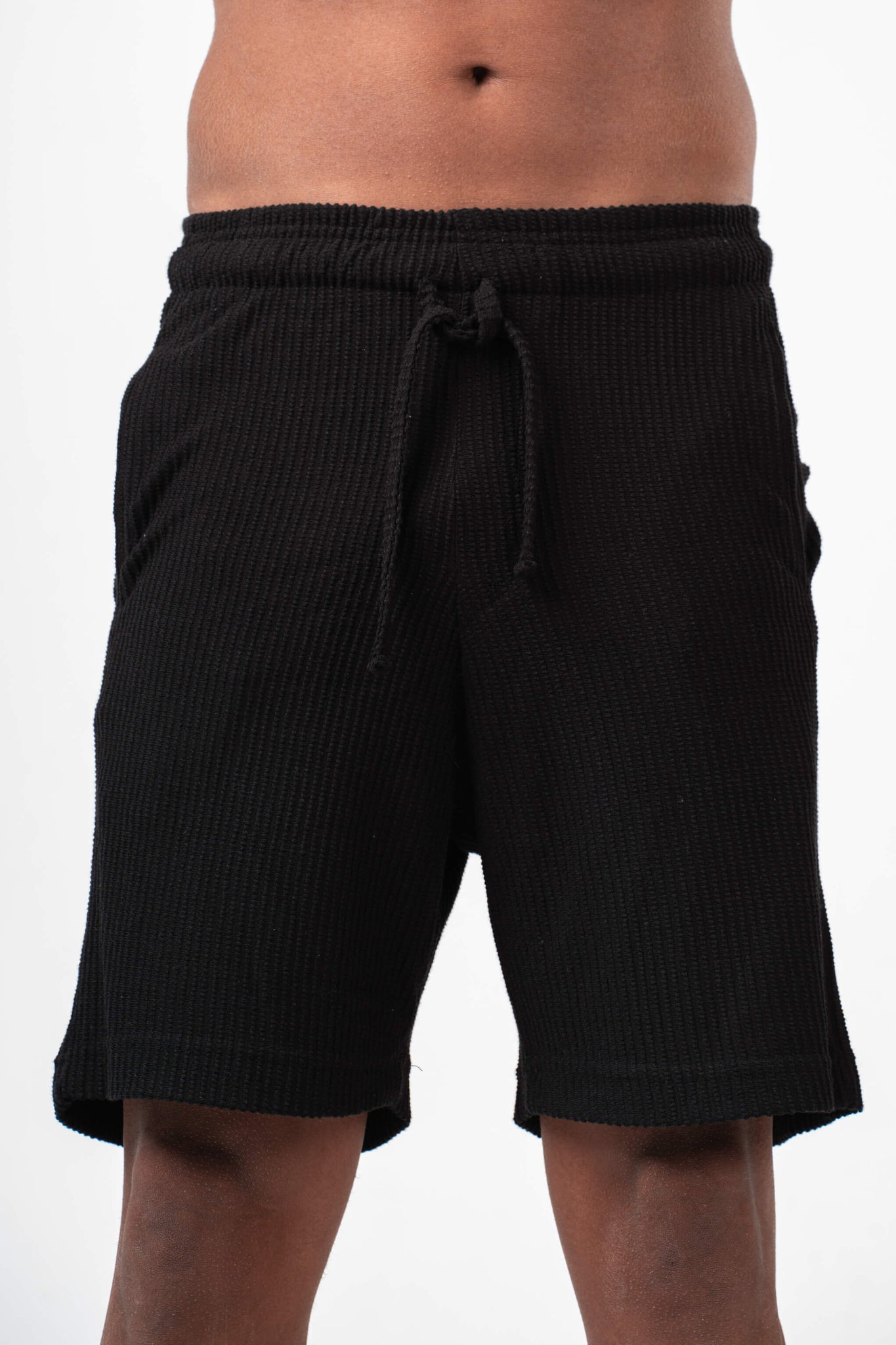 BLACK MINIMAL RIBBED SHORT