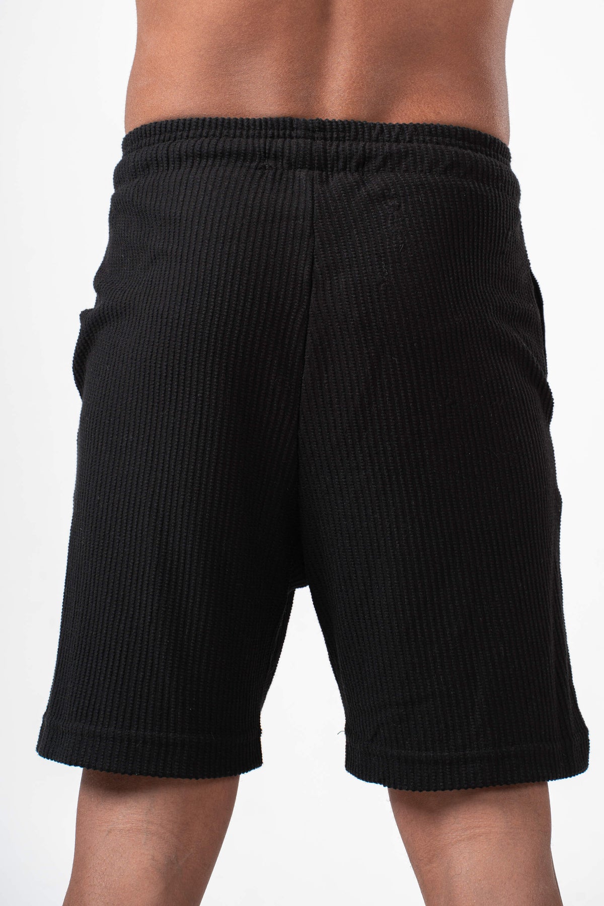 BLACK MINIMAL RIBBED SHORT
