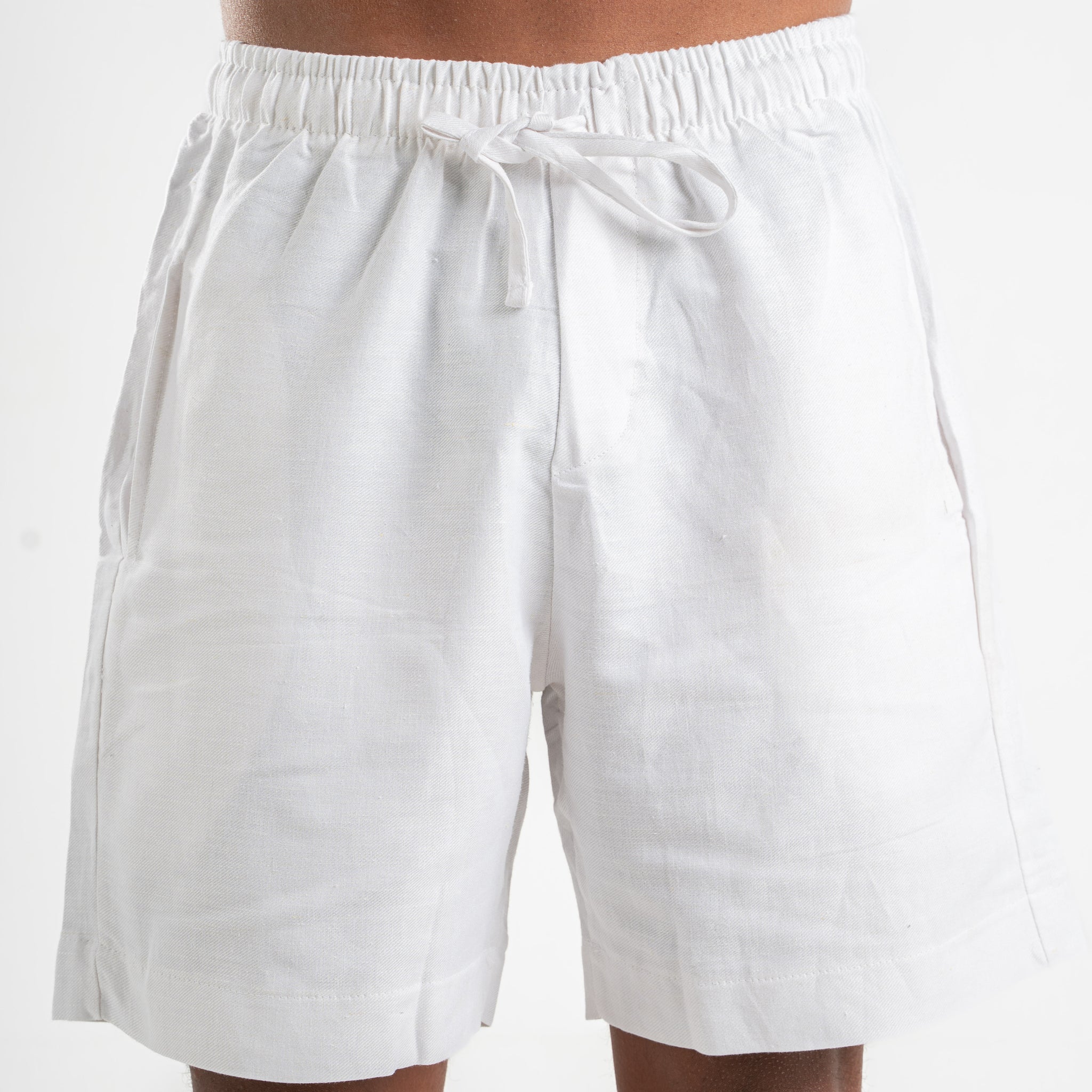 WHITE LOOSE FIT LINEN BLEND SHORT 021