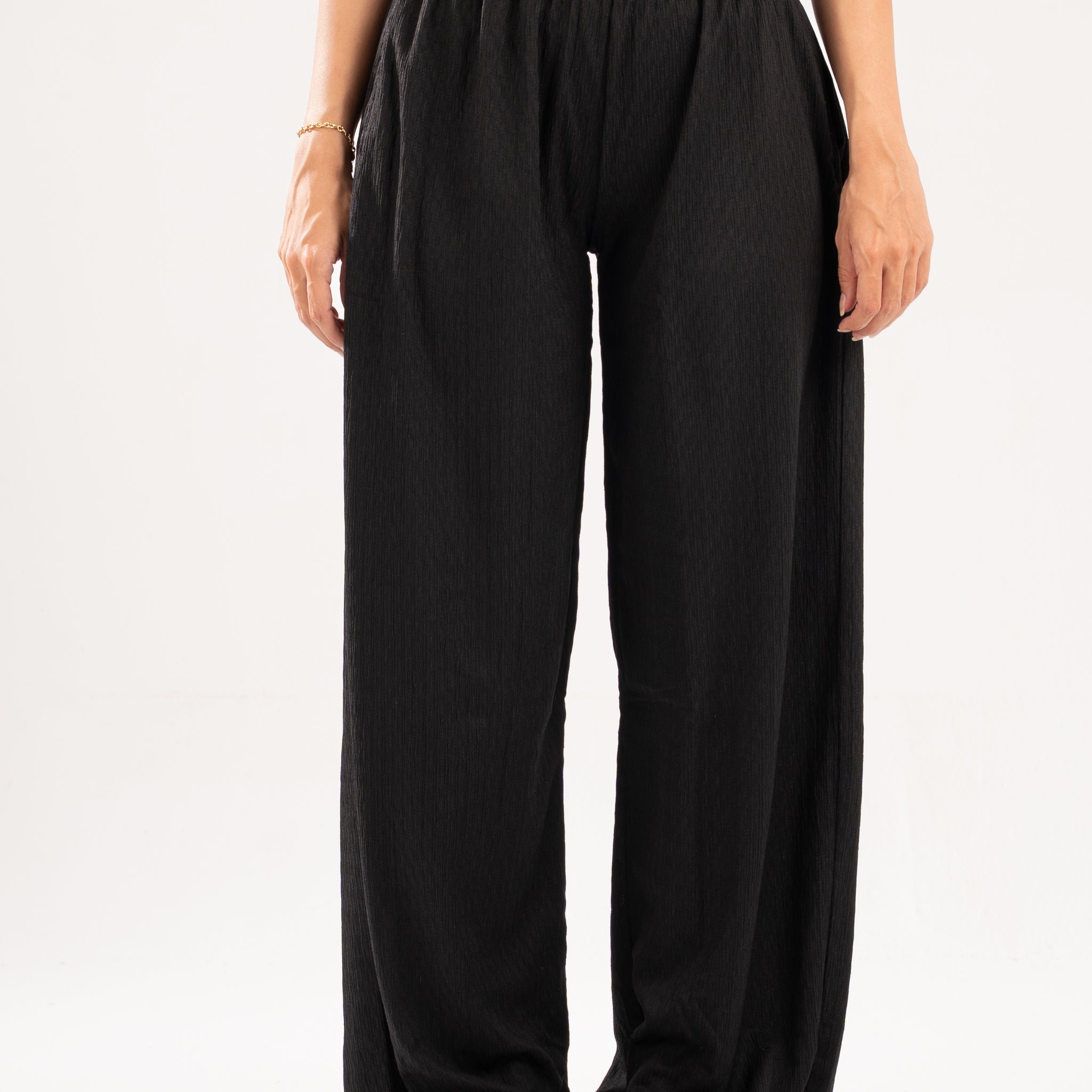 BLACK WRINKLED PANTS