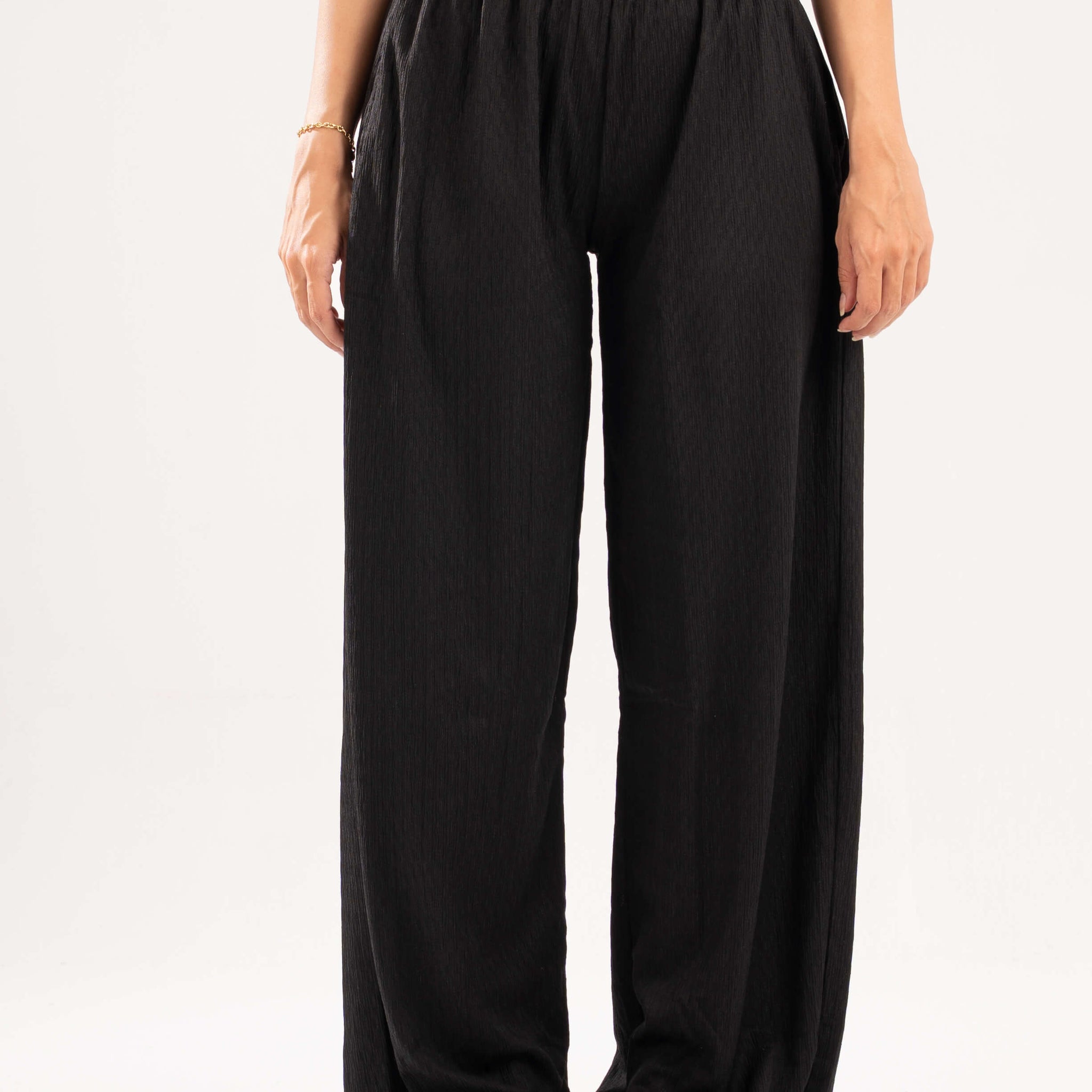 BLACK WRINKLED PANTS