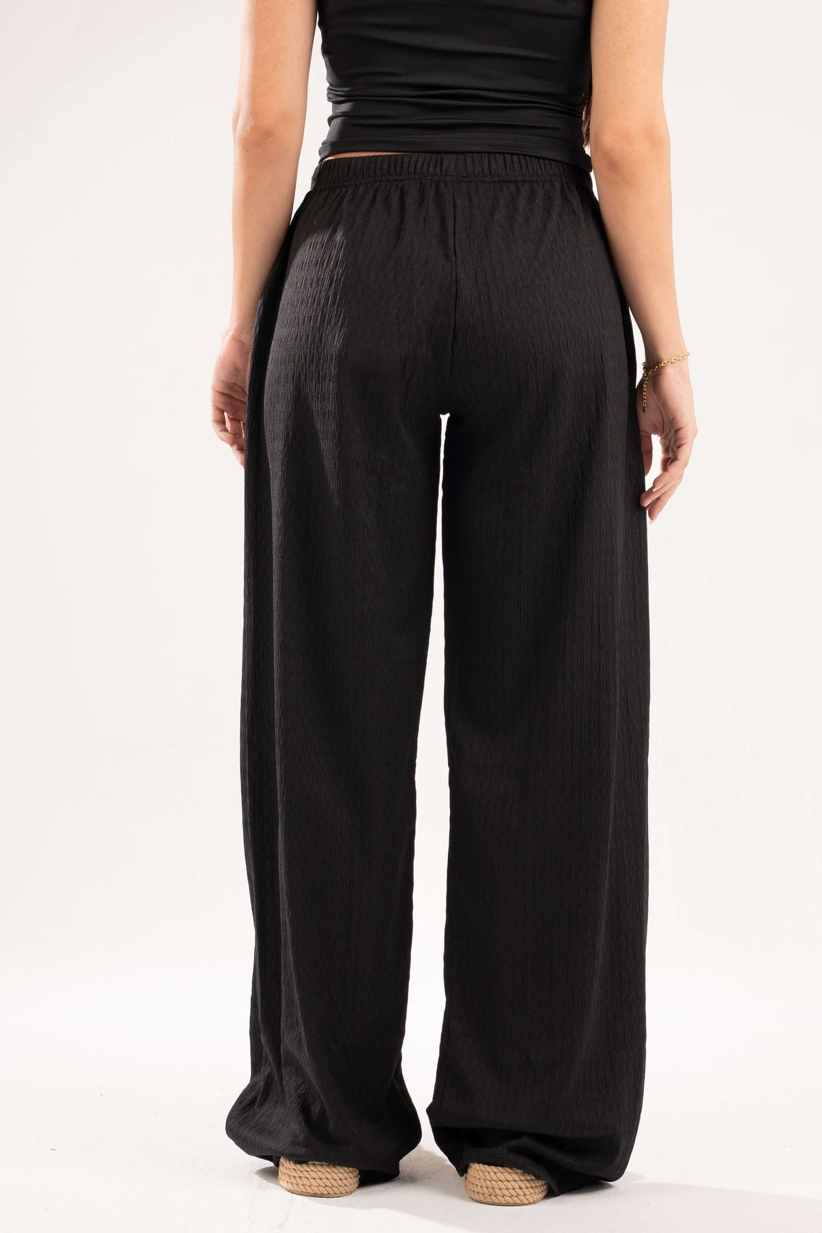 BLACK WRINKLED PANTS