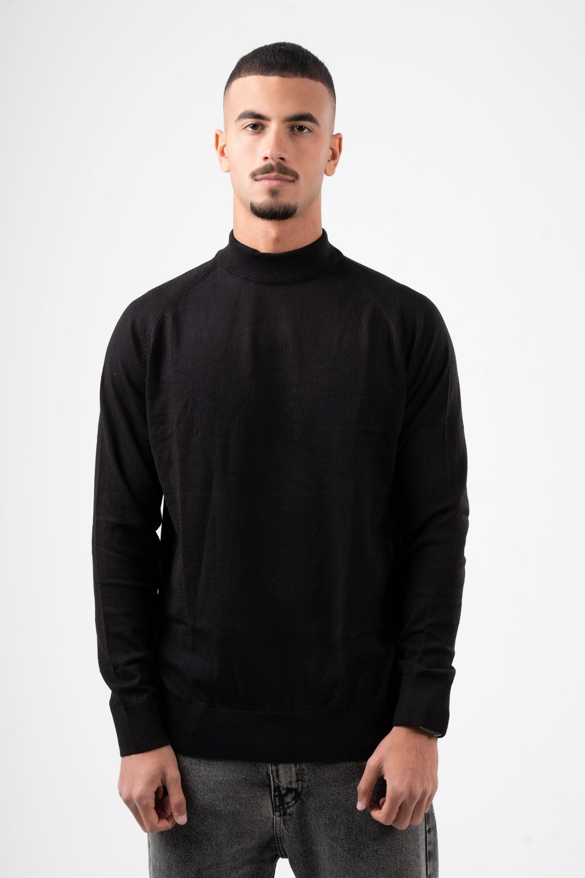 BLACK HALF COLLAR KNITTED PULLOVER