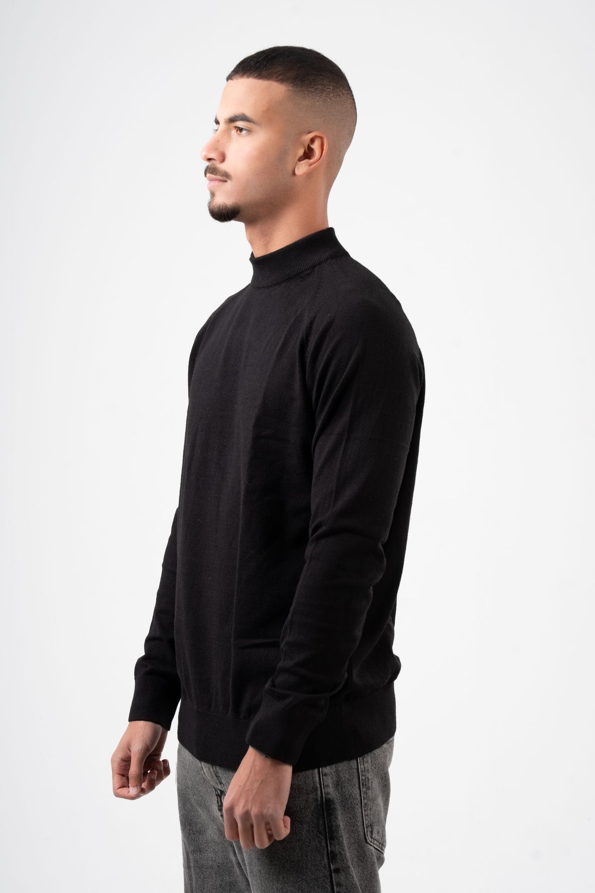 BLACK HALF COLLAR KNITTED PULLOVER