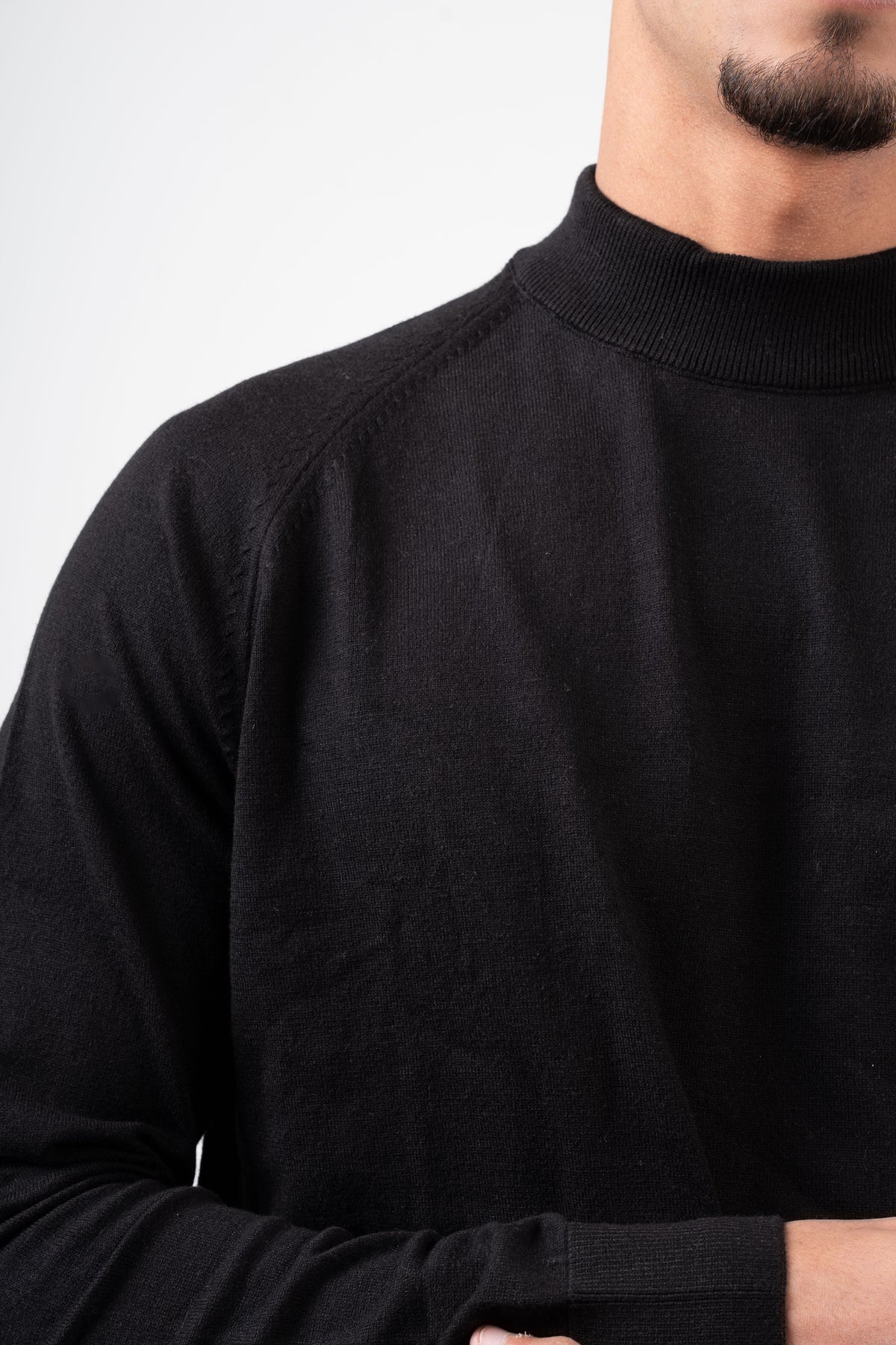 BLACK HALF COLLAR KNITTED PULLOVER