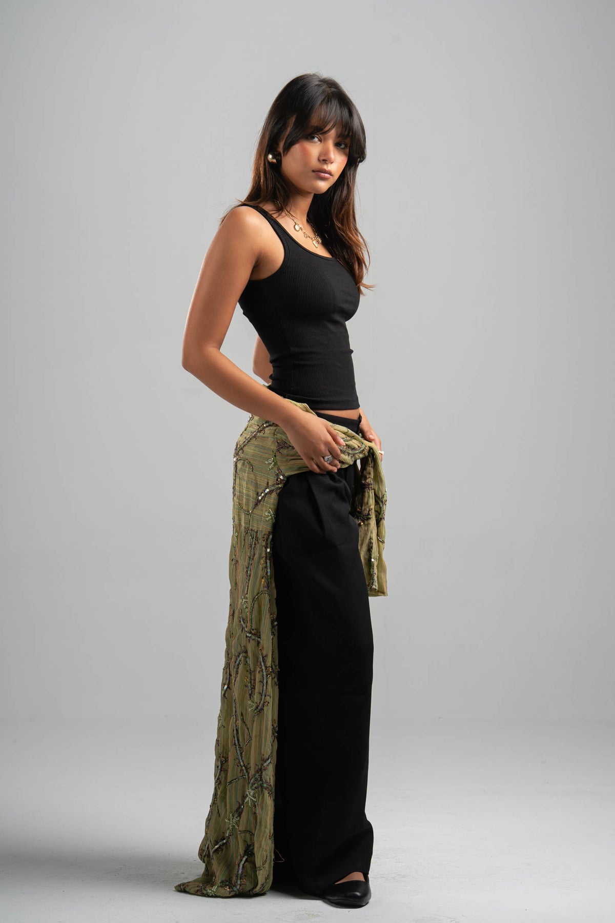BLACK RIBBED TANK TOP