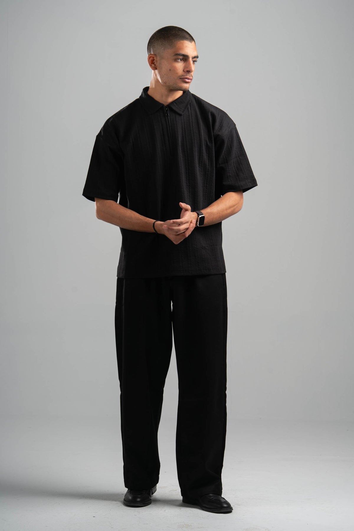 BLACK ZIP UP COLLAR TEE