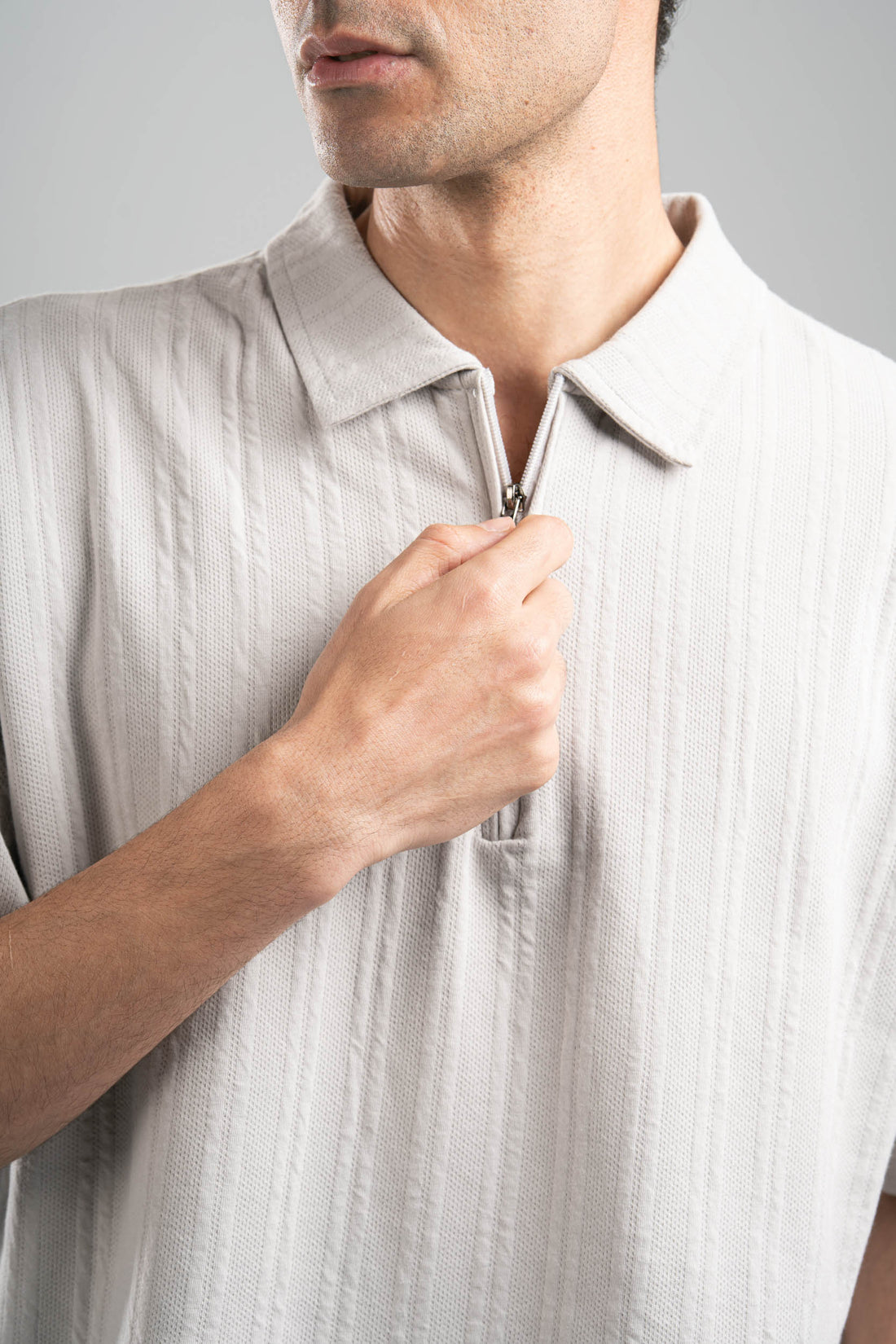 LIGHT GREY ZIP UP COLLAR TEE