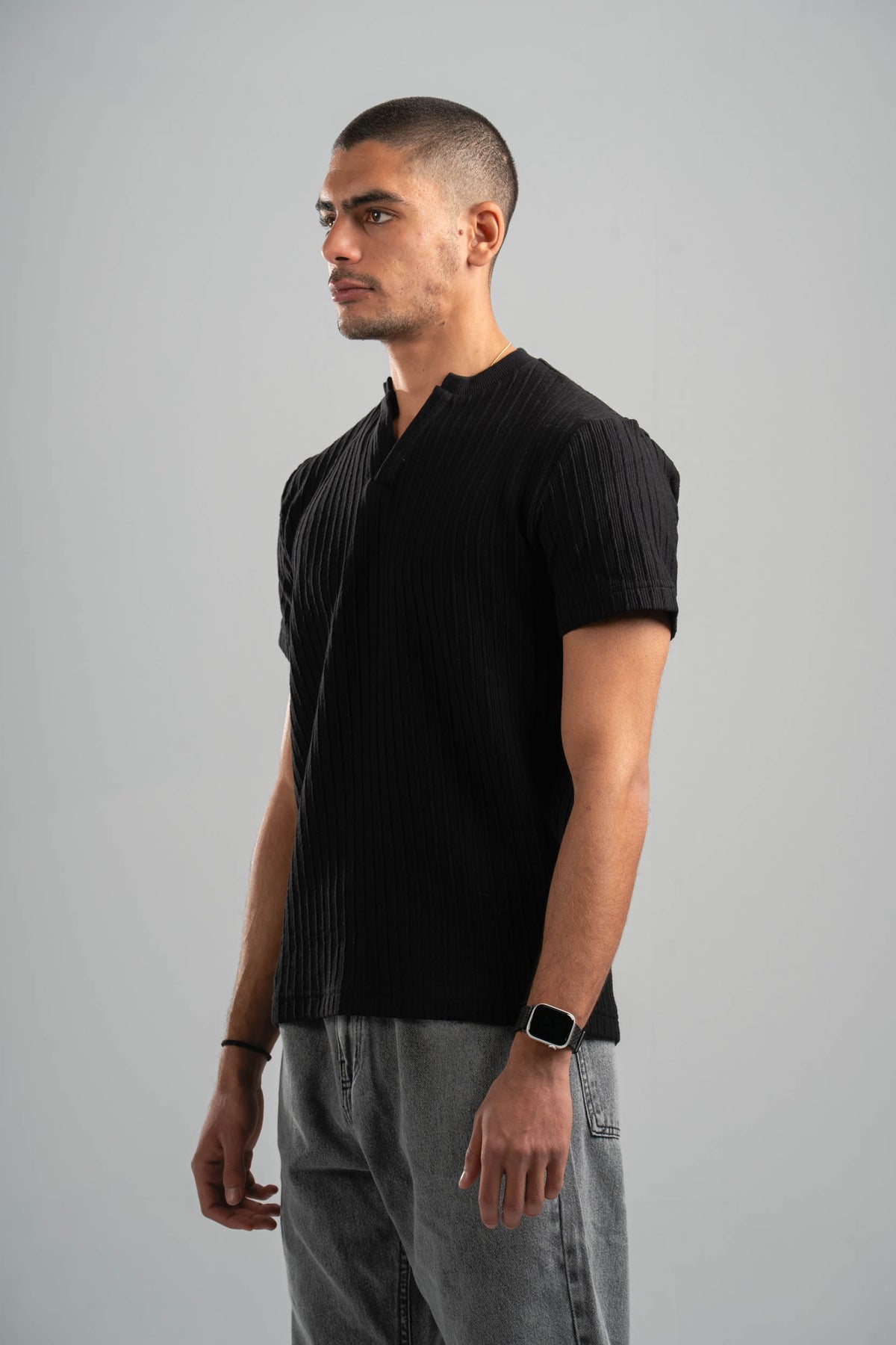 BLACK WAVY PLEATED SHORT SLEEVE T-SHIRT