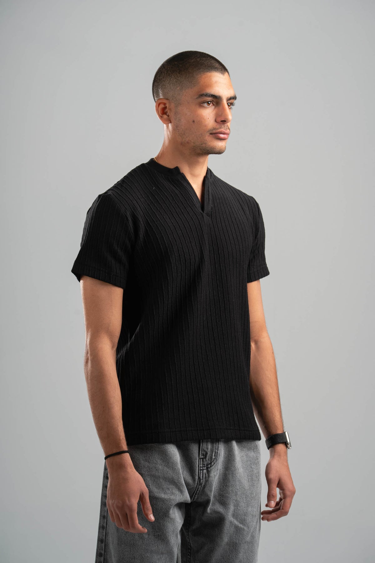 BLACK WAVY PLEATED SHORT SLEEVE T-SHIRT