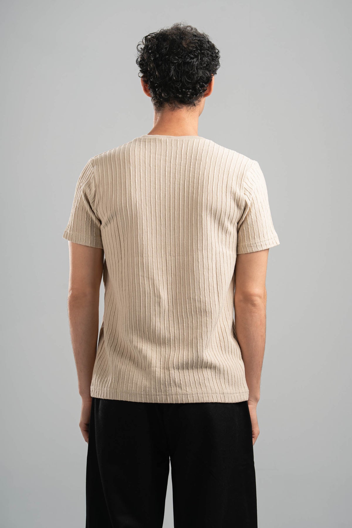 BEIGE WAVY PLEATED SHORT SLEEVE T-SHIRT