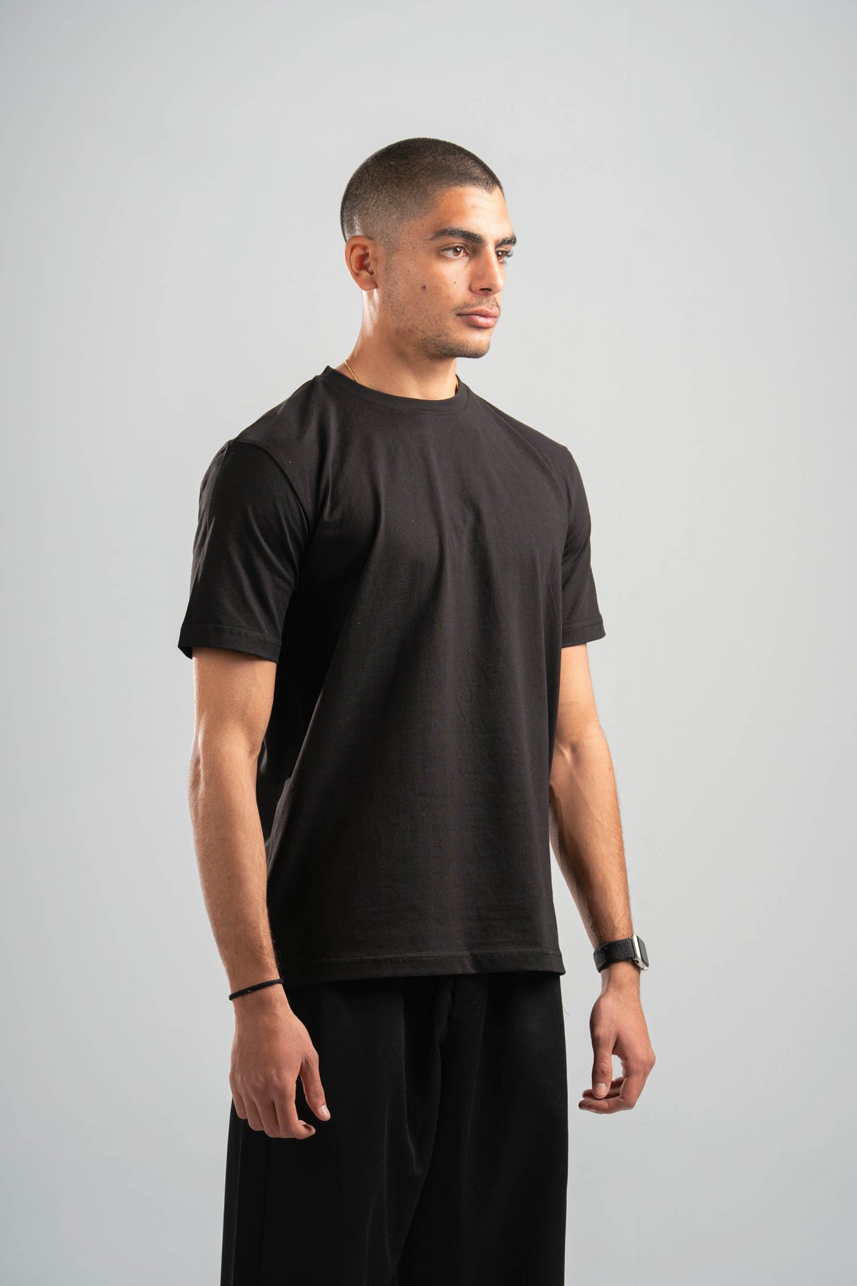 BLACK REGULAR T-SHIRT