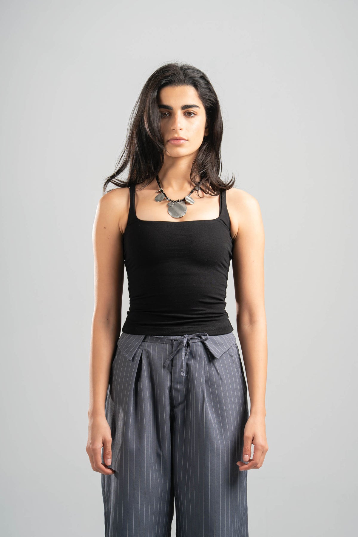 BLACK WIDE NECK TANK TOP