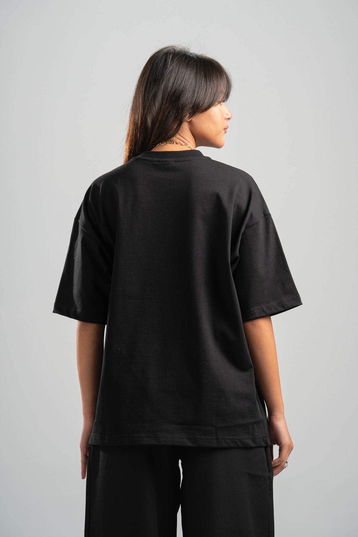 BLACK OVERSIZED T-SHIRT