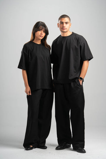 BLACK OVERSIZED T-SHIRT