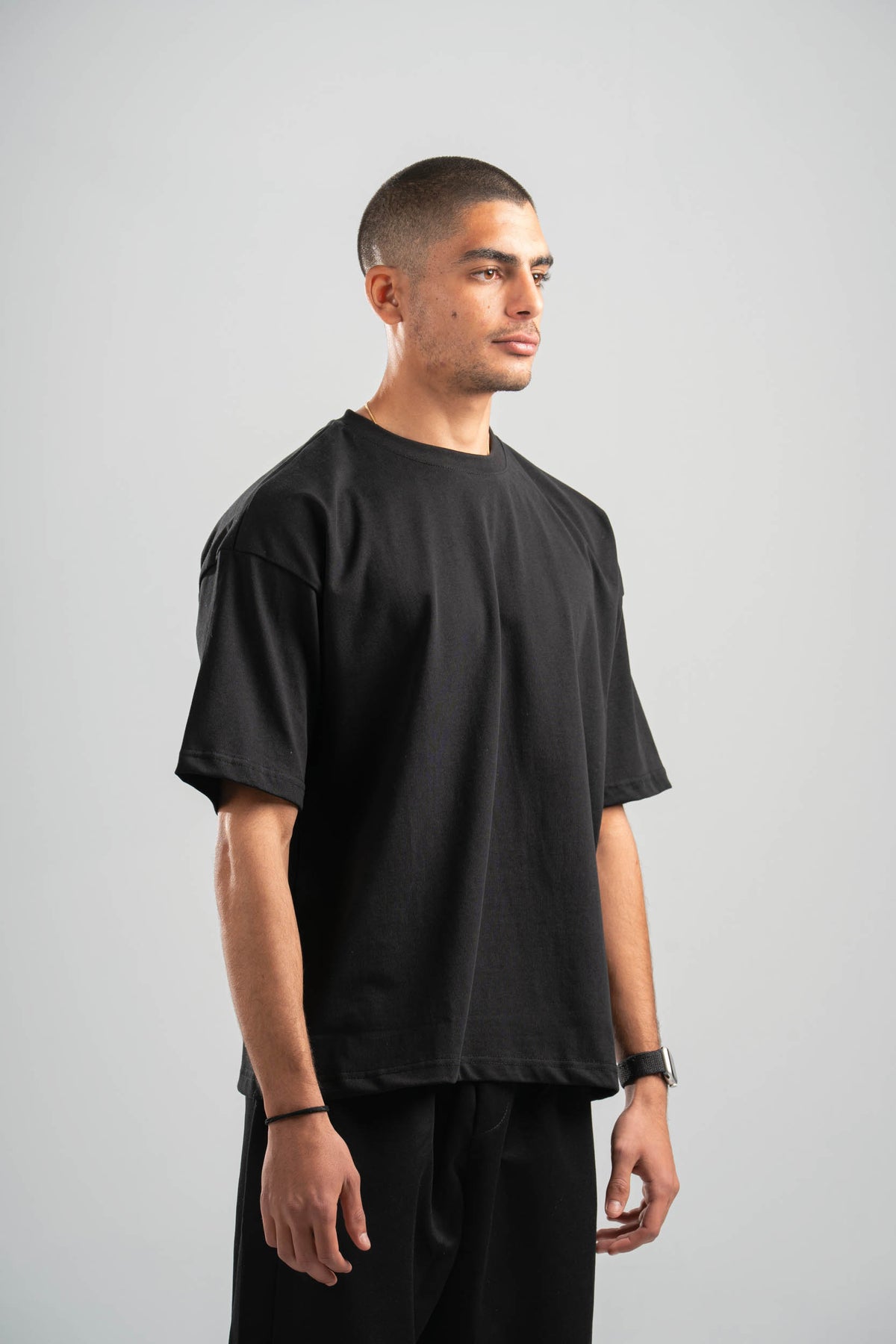BLACK OVERSIZED T-SHIRT