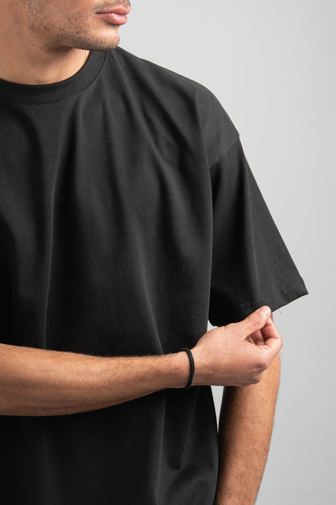 BLACK OVERSIZED T-SHIRT